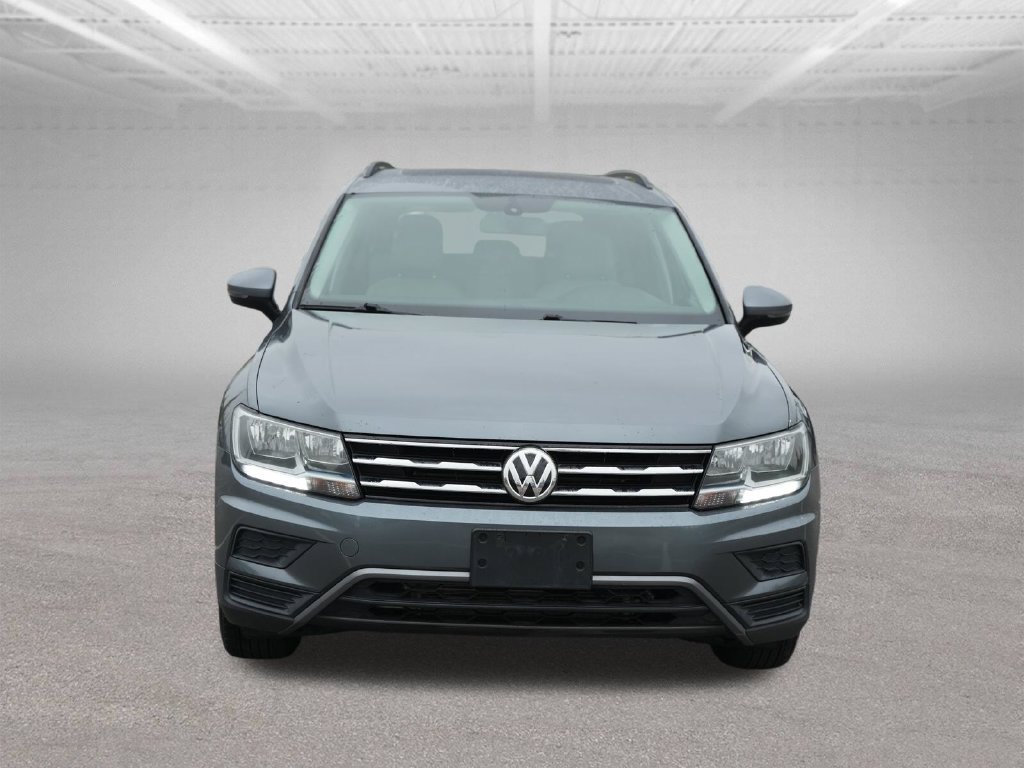 Used 2018 Volkswagen Tiguan SE w/ Panoramic Sunroof Package AWD/4WD image 2