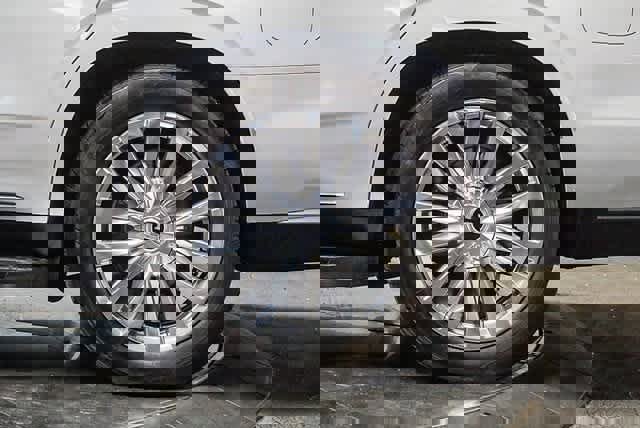 Used 2021 Cadillac Escalade Premium Luxury image 10