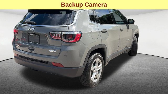 Used 2023 Jeep Compass Latitude w/ Sun and Sound Group AWD/4WD image 13