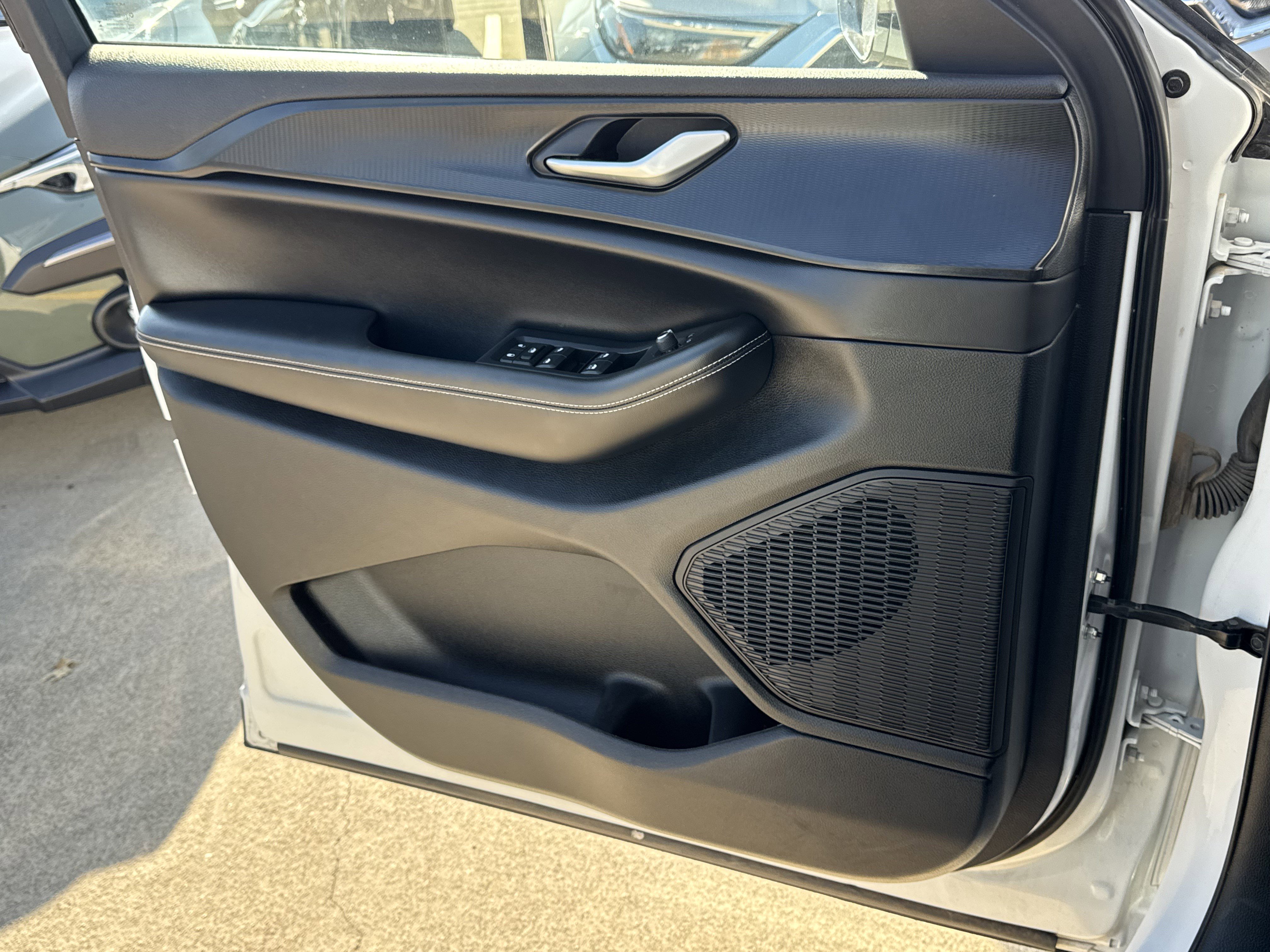 Used 2024 Jeep Grand Cherokee L Laredo image 24