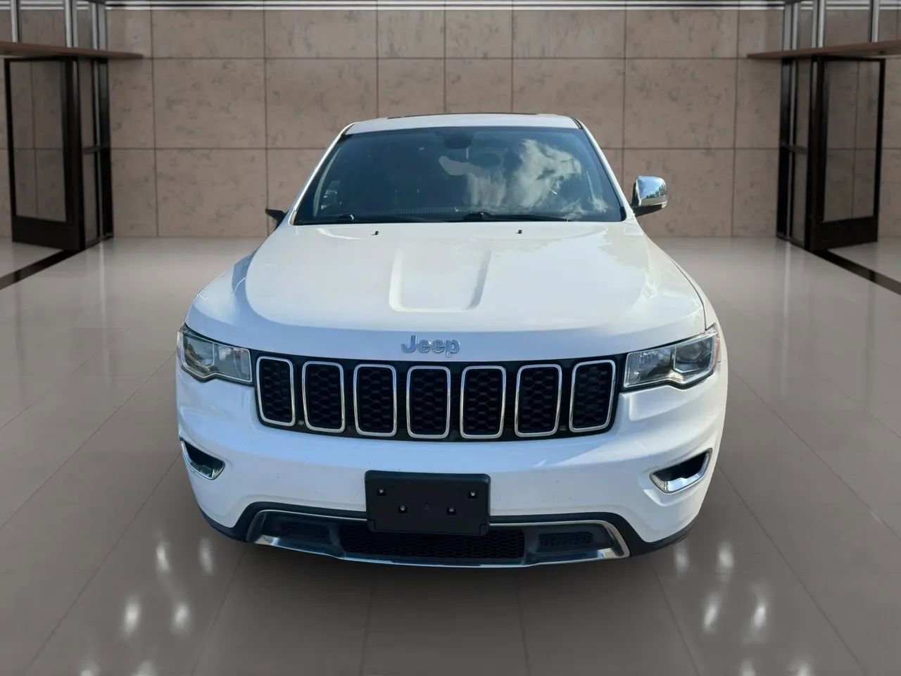 Used 2018 Jeep Grand Cherokee Limited AWD/4WD image 13