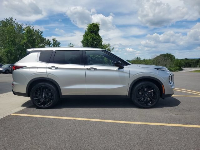 Used 2022 Mitsubishi Outlander SE FWD image 6