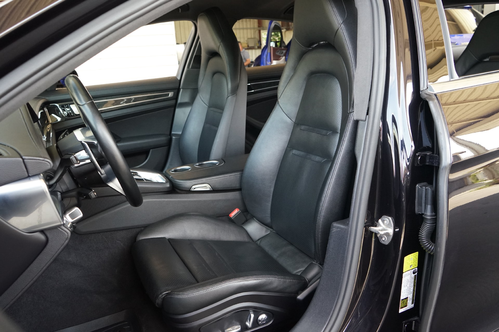 Used 2017 Porsche Panamera 4S AWD/4WD image 3