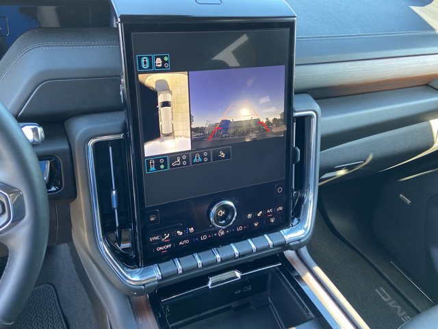 Used 2025 GMC Yukon XL Denali AWD/4WD image 36