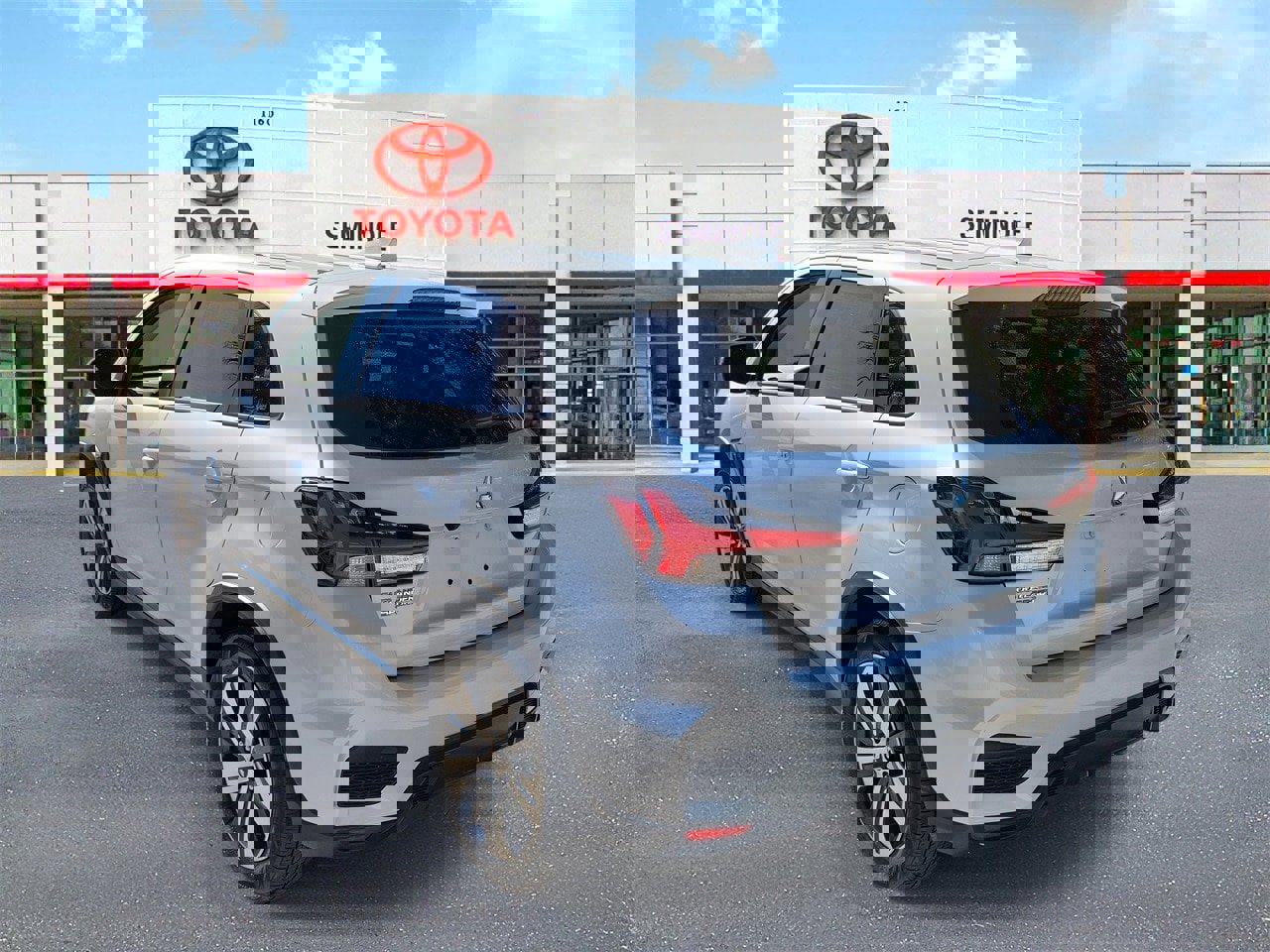 Used 2024 Mitsubishi Outlander Sport SE image 4