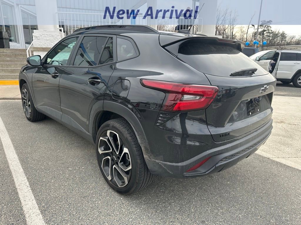 Used 2024 Chevrolet Trax RS w/ Sunroof Package image 9