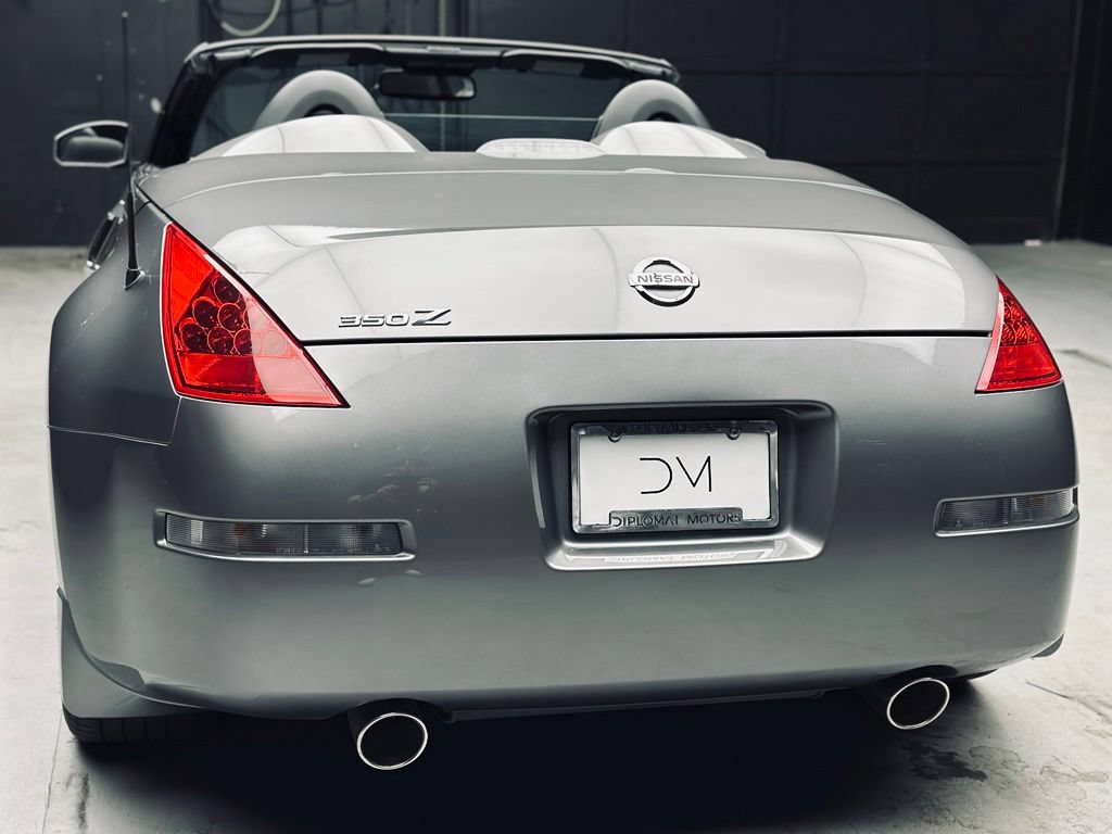 Used 2007 Nissan 350Z Enthusiast RWD image 17