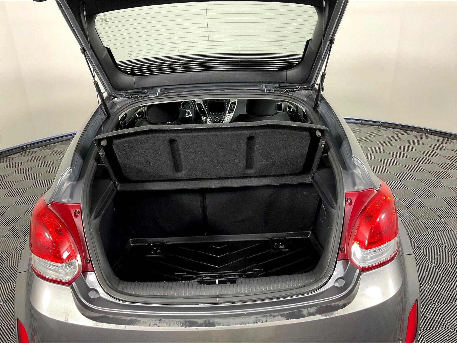 Used 2013 Hyundai Veloster FWD image 35