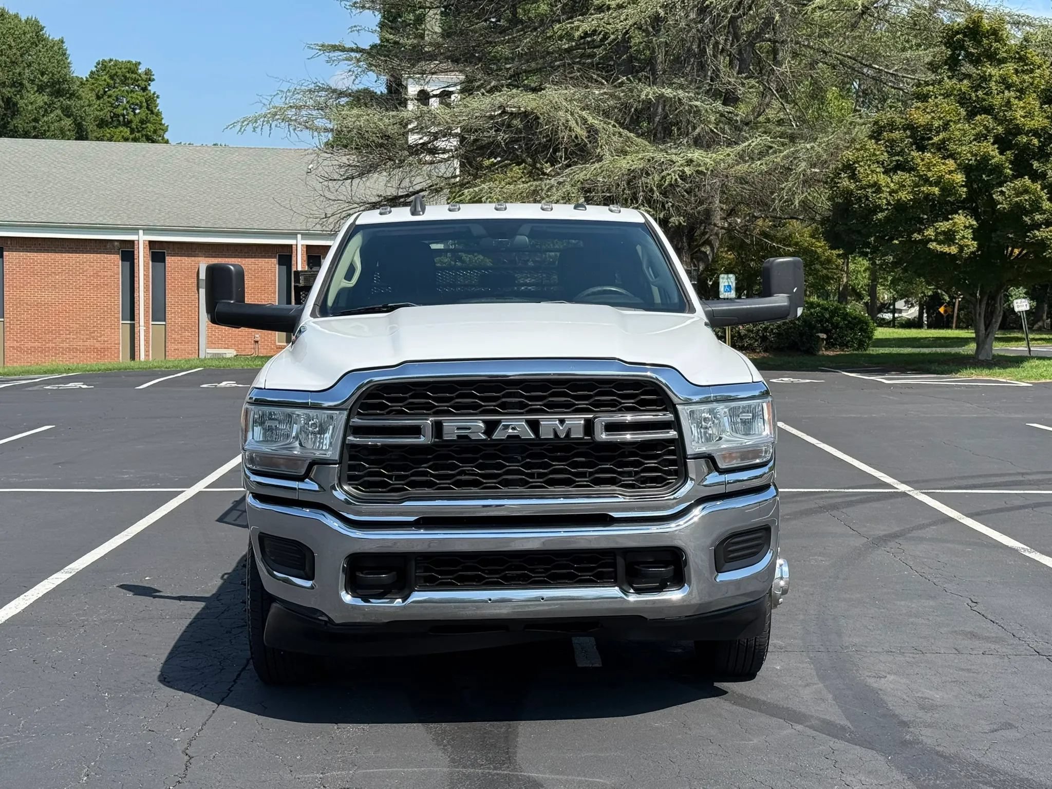 Used 2020 RAM 3500 Tradesman w/ Chrome Appearance Group AWD/4WD image 9