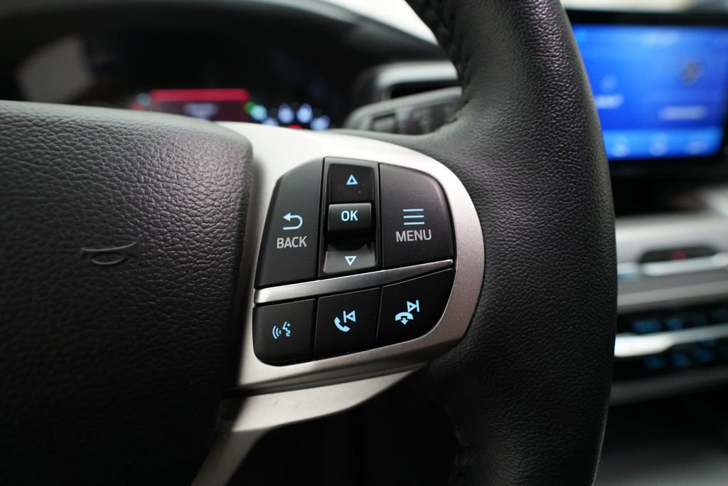 Used 2023 Ford Explorer XLT w/ Equipment Group 202A AWD/4WD image 19