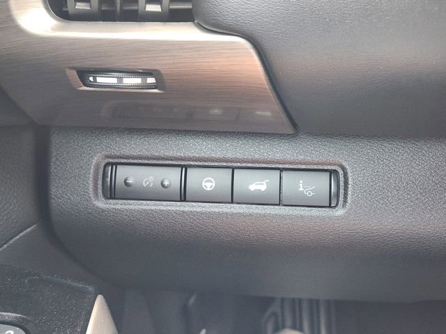 Used 2023 Nissan Pathfinder Platinum w/ Cargo Package image 24