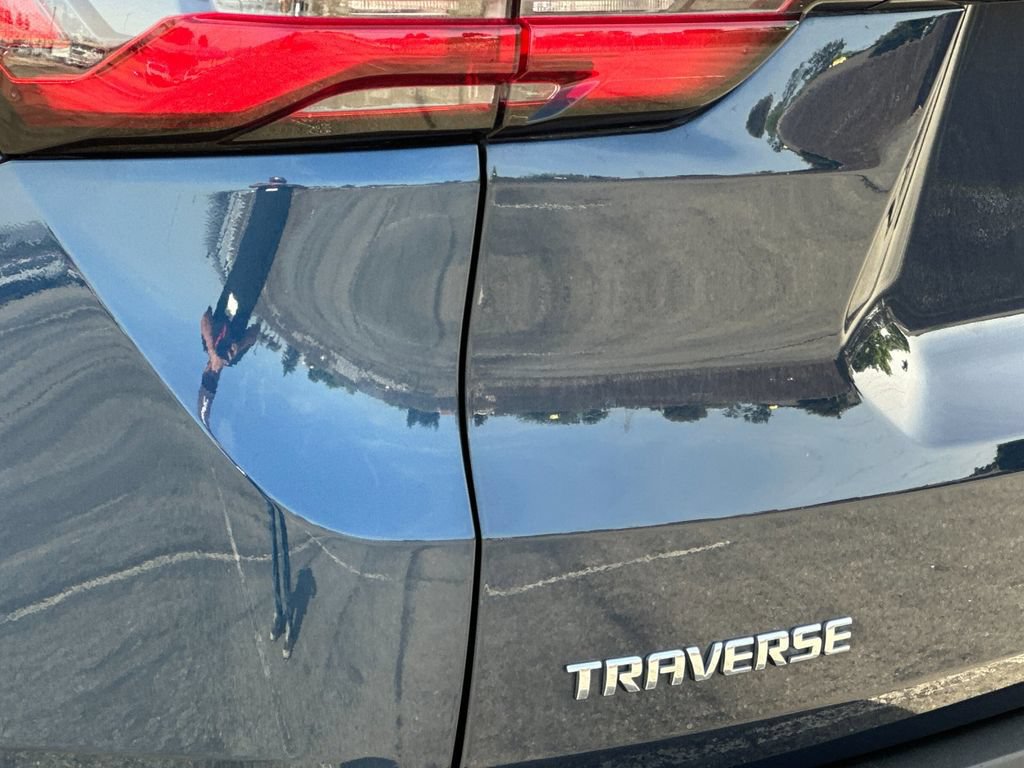 Used 2023 Chevrolet Traverse LT FWD image 26