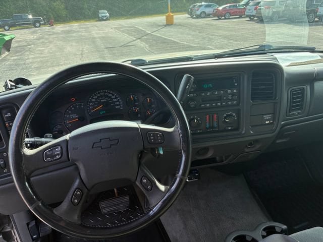Used 2004 Chevrolet Silverado 2500 LS AWD/4WD image 13