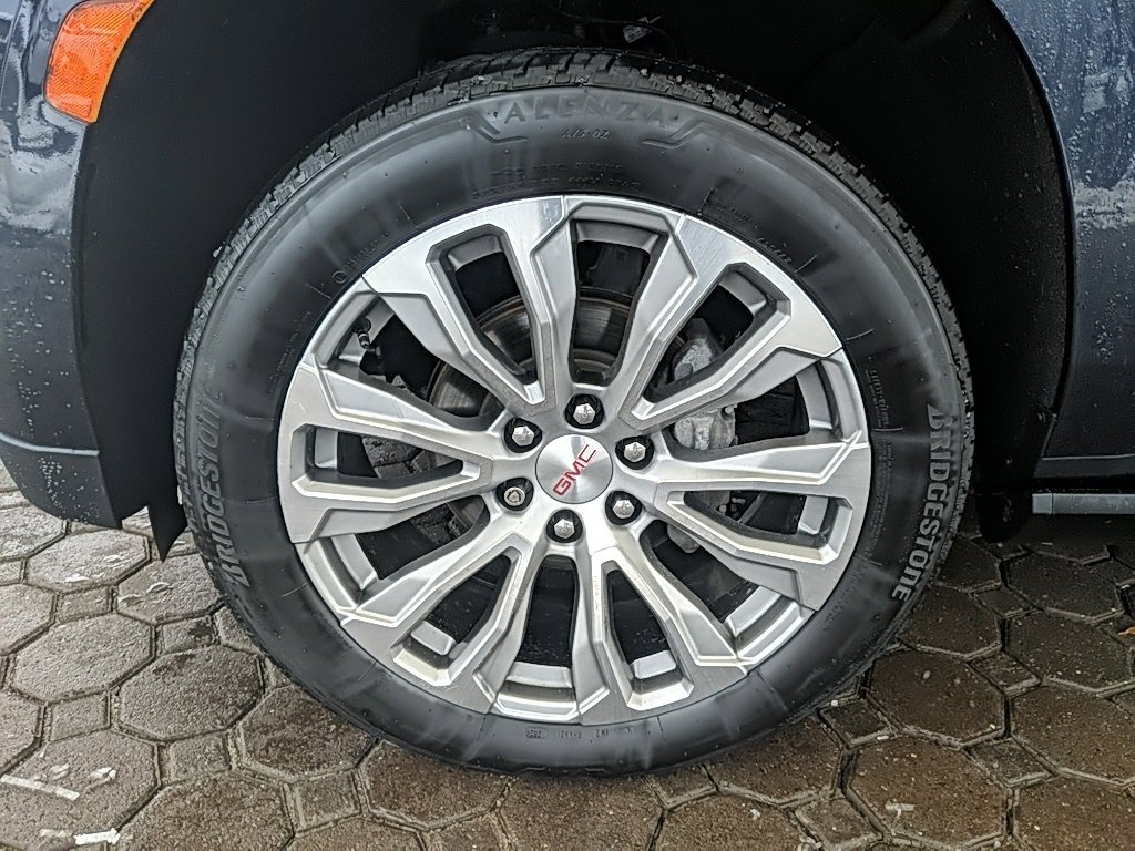 Used 2021 GMC Yukon Denali w/ Denali Premium Package image 14