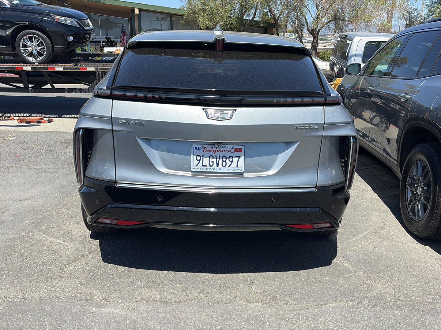 Used 2024 Cadillac Lyriq Luxury AWD/4WD image 4