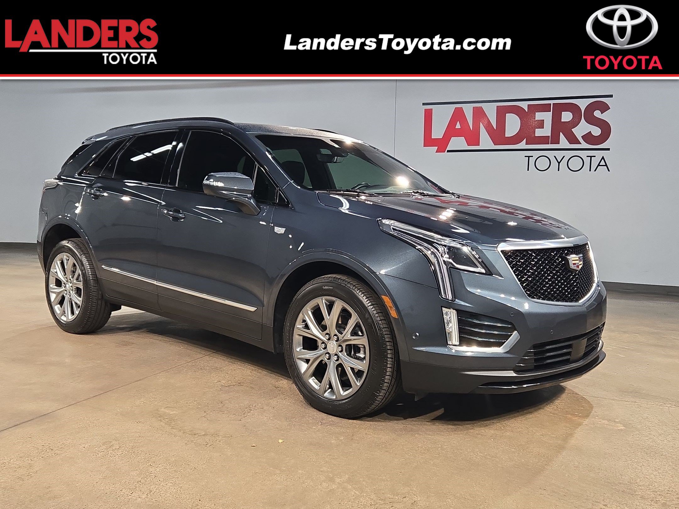 Used 2021 Cadillac XT5 Sportv w/ Platinum Package AWD/4WD image 1