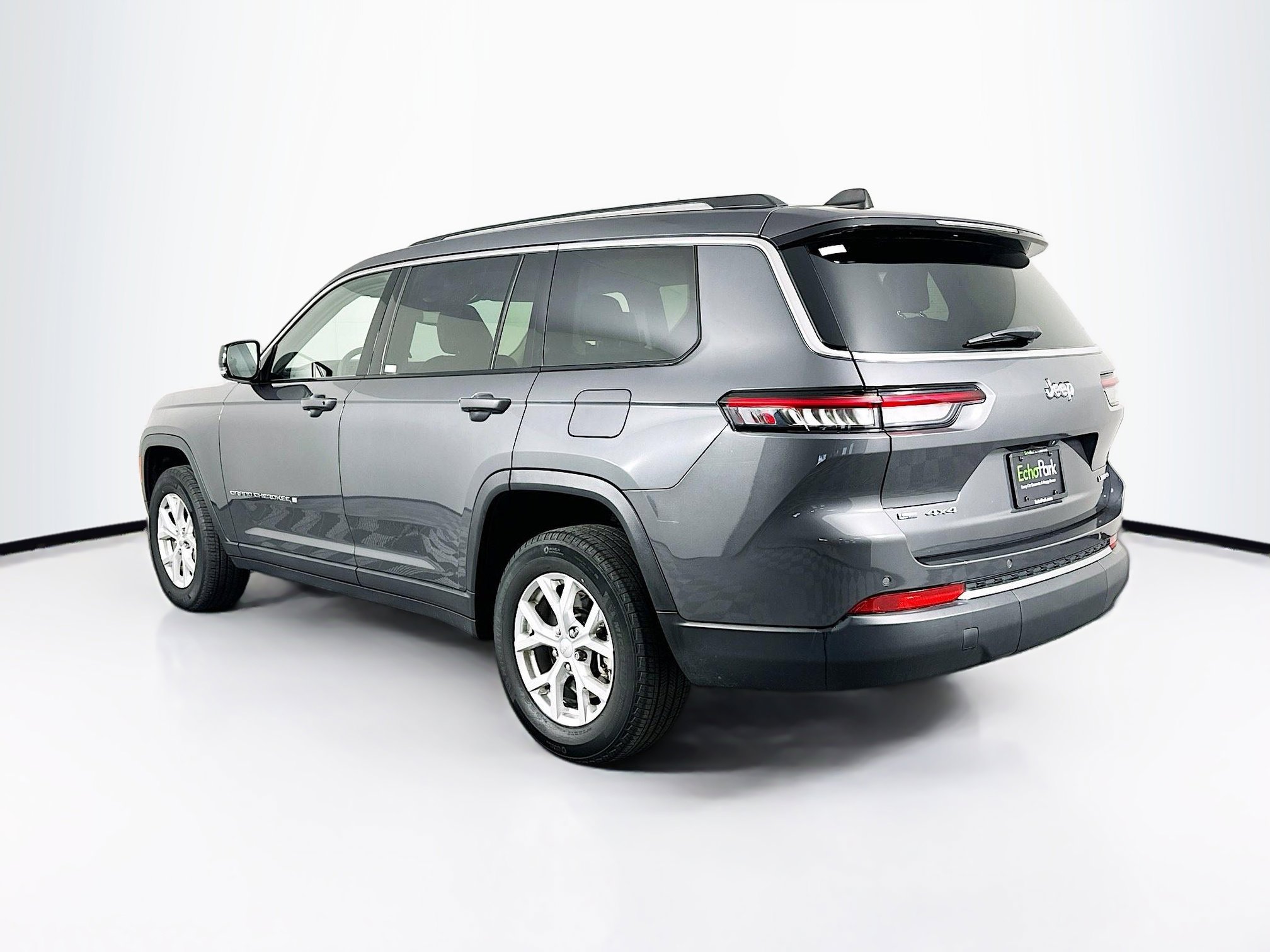 Used 2023 Jeep Grand Cherokee L Limited AWD/4WD image 5