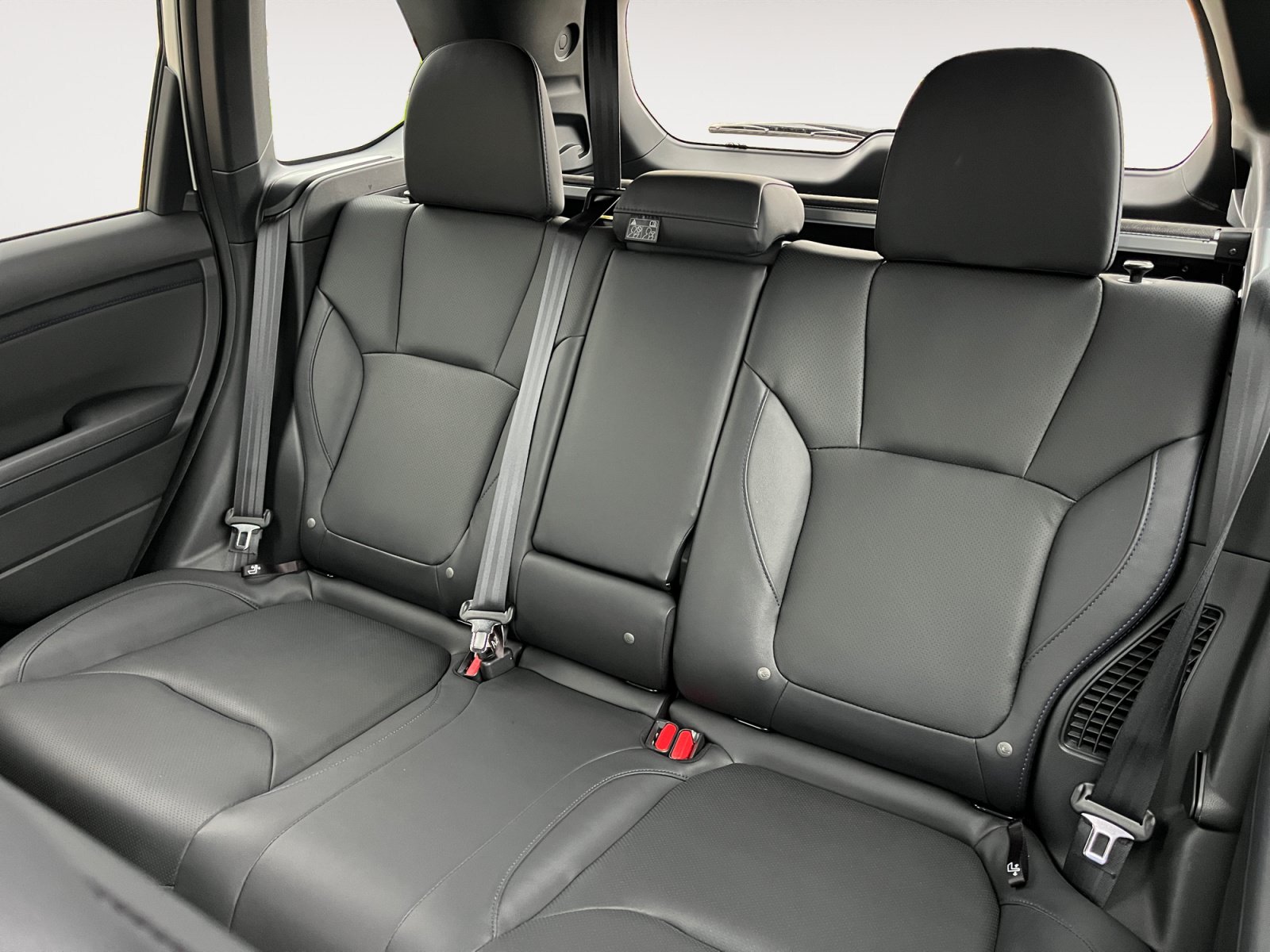 Certified 2025 Subaru Forester Limited AWD/4WD image 16