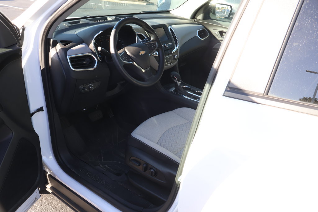 Used 2024 Chevrolet Equinox LS w/ LS Convenience Package FWD image 9