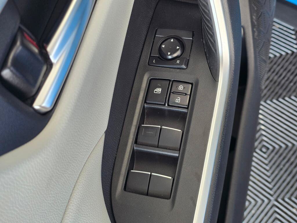 Used 2019 Toyota RAV4 XLE Premium AWD/4WD image 22