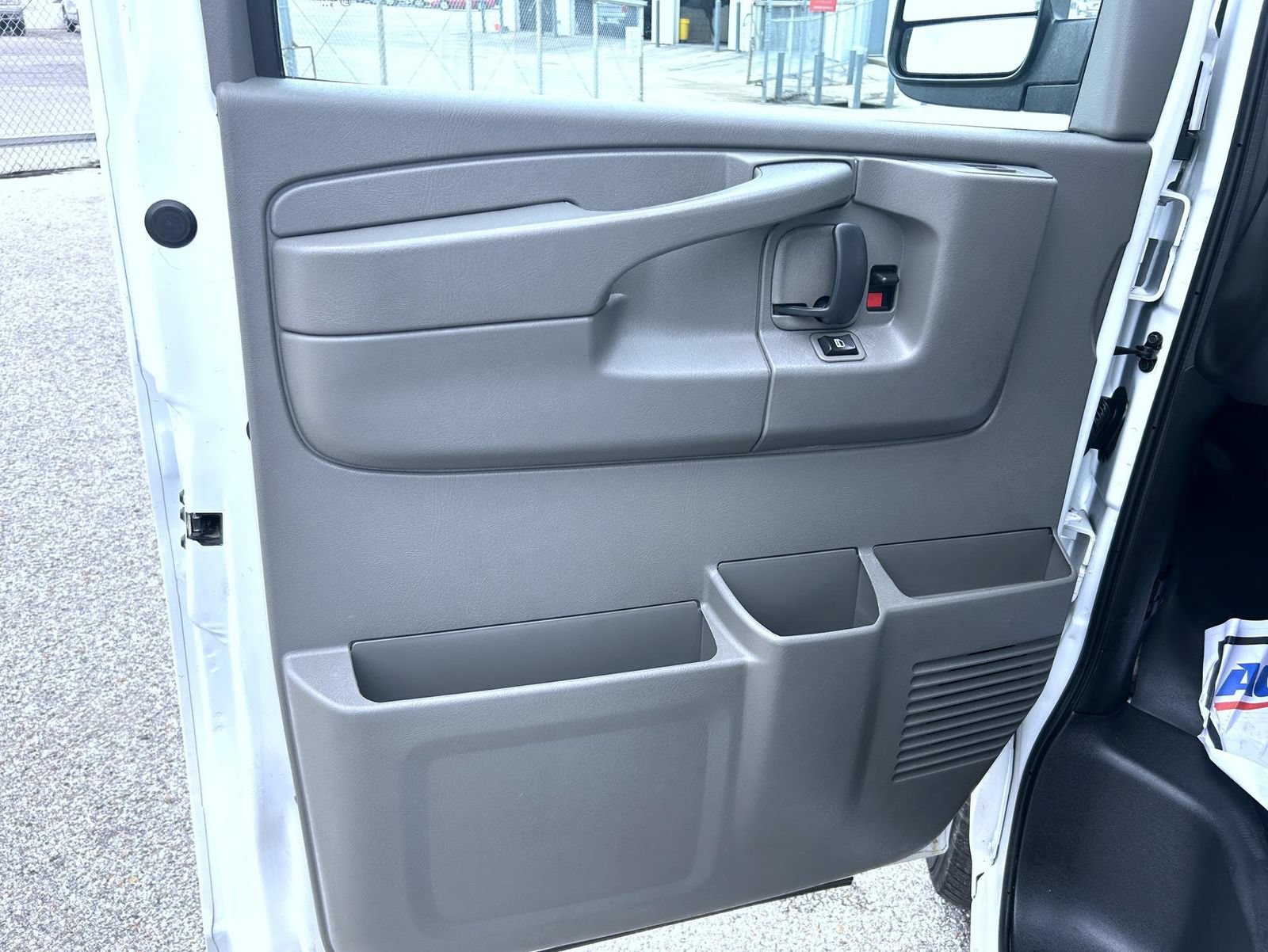 Used 2014 Chevrolet Express 1500 RWD image 10