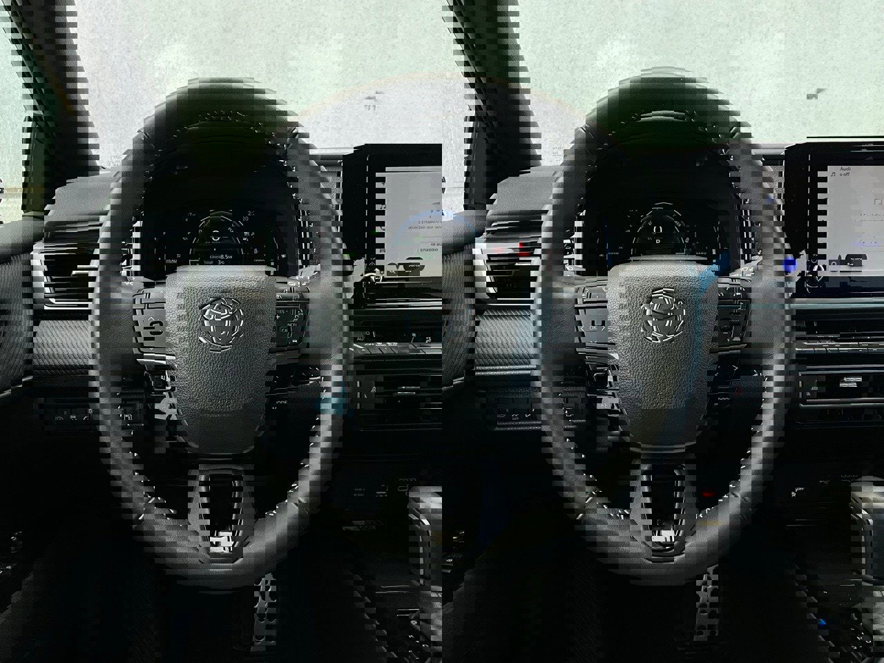 Used 2025 Toyota Camry SE image 32