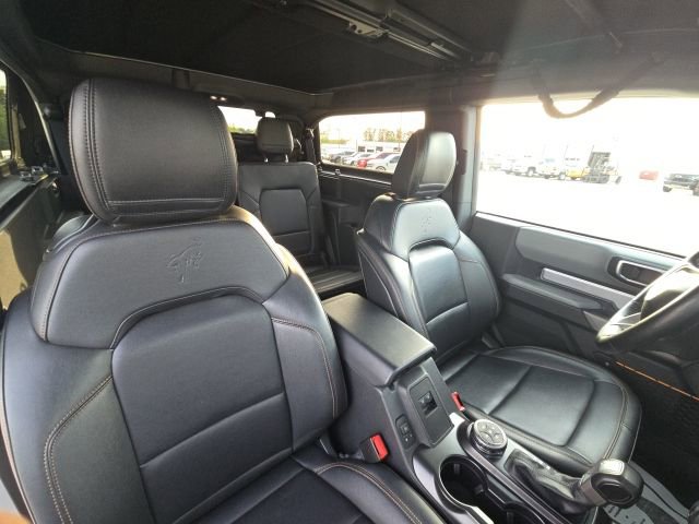 Used 2023 Ford Bronco Badlands image 16