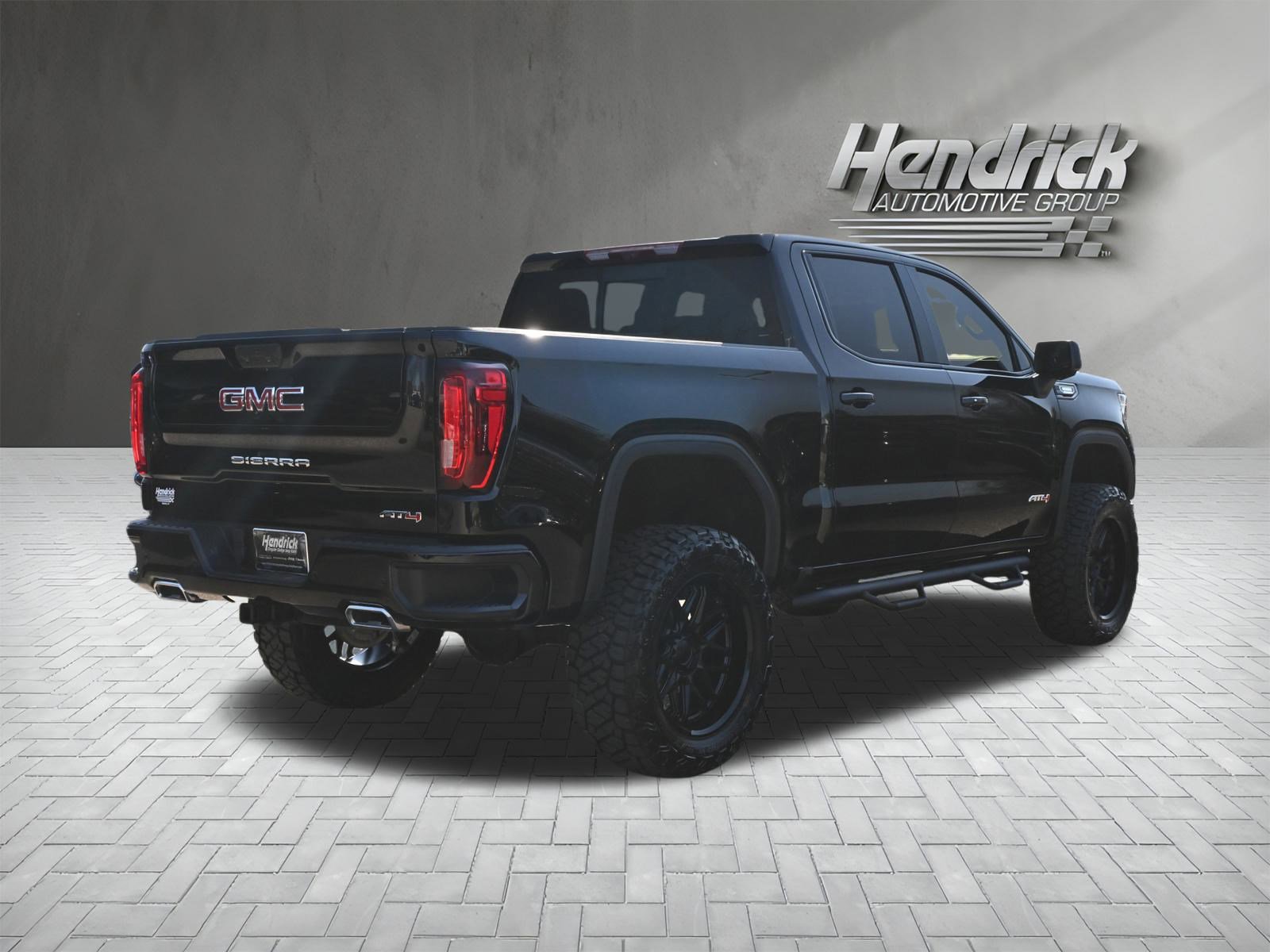 Used 2024 GMC Sierra 1500 AT4 w/ Technology Package image 10