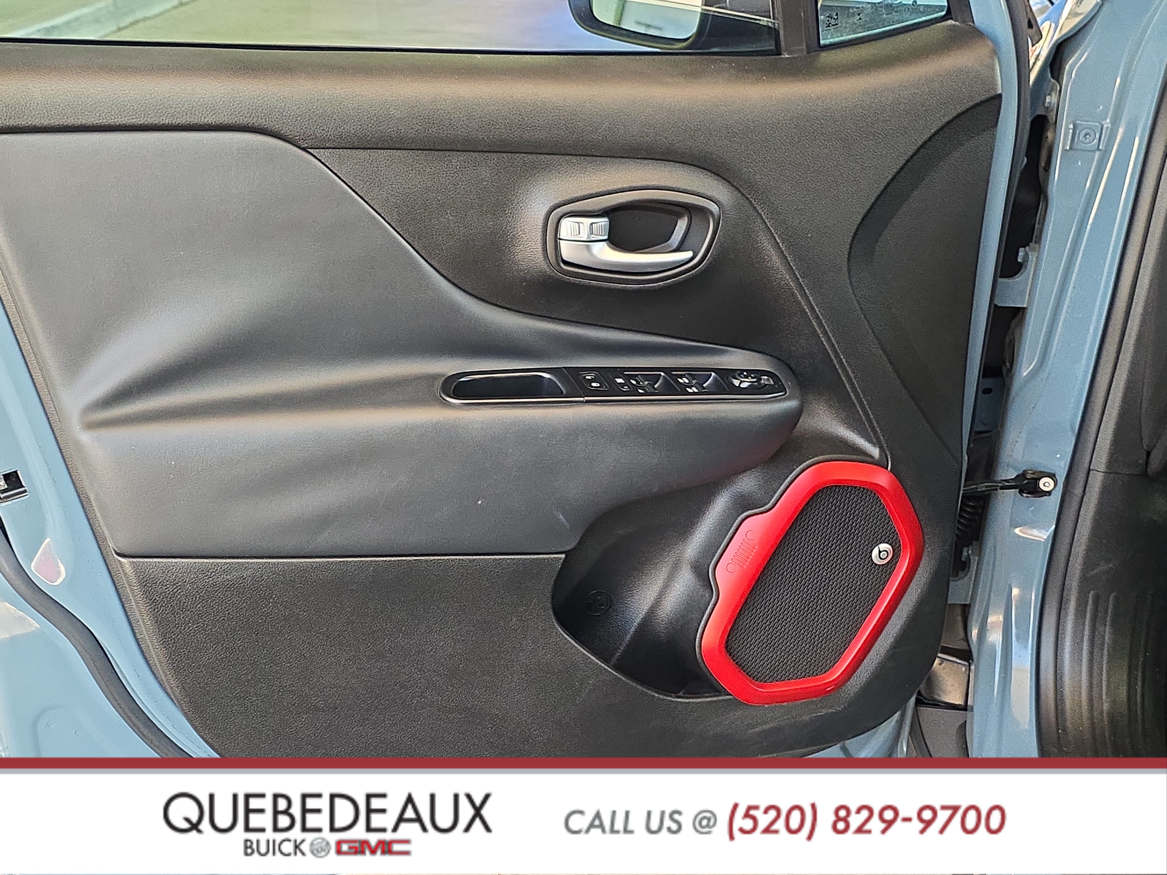 Used 2018 Jeep Renegade Trailhawk AWD/4WD image 9