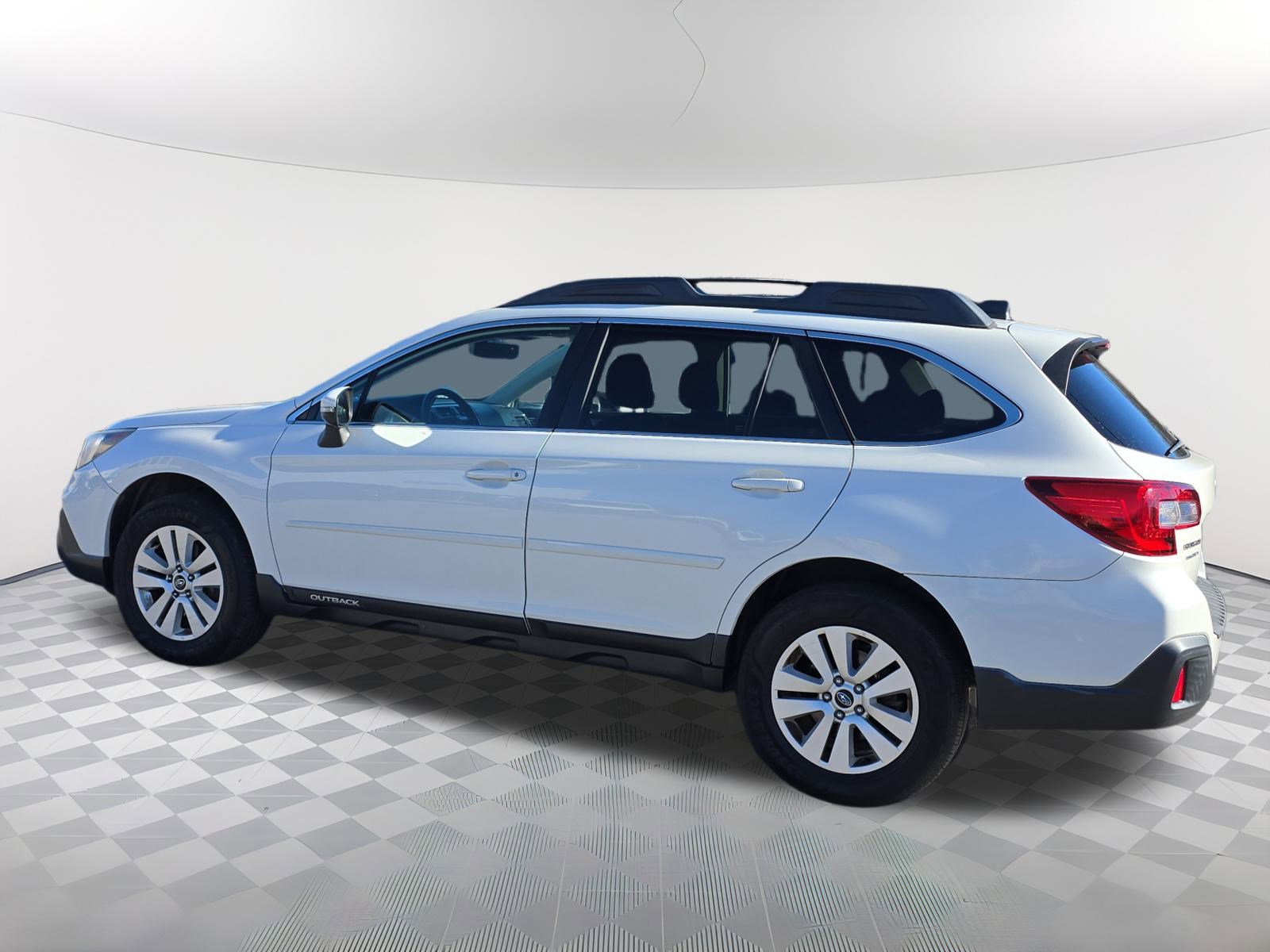 Used 2019 Subaru Outback 2.5i Premium image 5