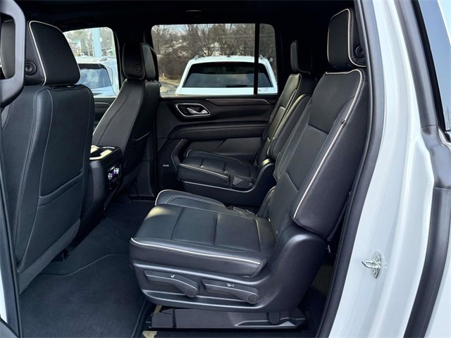 Certified 2022 GMC Yukon XL SLT w/ SLT Premium Package image 11