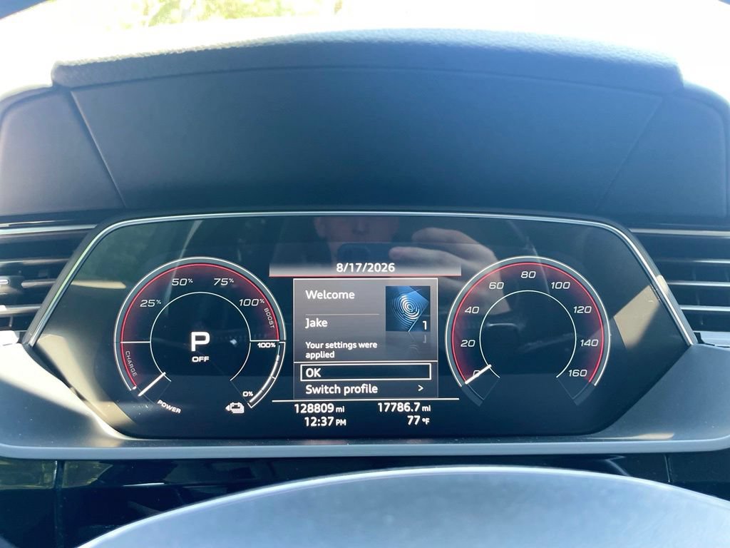 Used 2019 Audi e-tron Prestige w/ Prestige Package AWD/4WD image 14