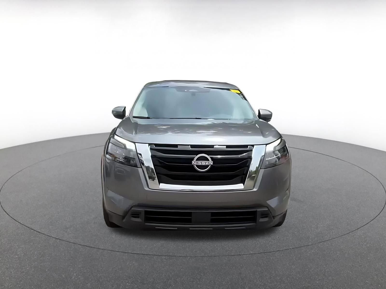 Used 2025 Nissan Pathfinder SV AWD/4WD image 4
