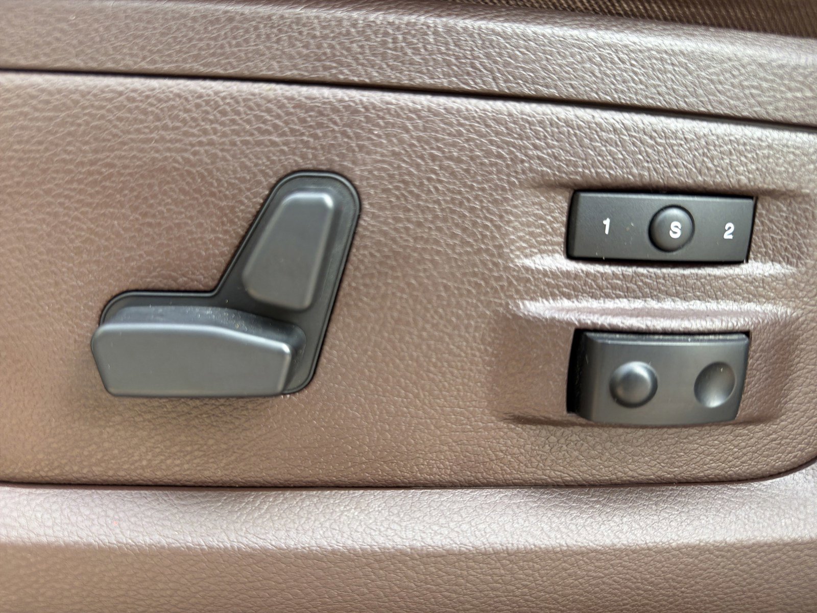 Used 2016 RAM 1500 Laramie Longhorn w/ Convenience Group image 20