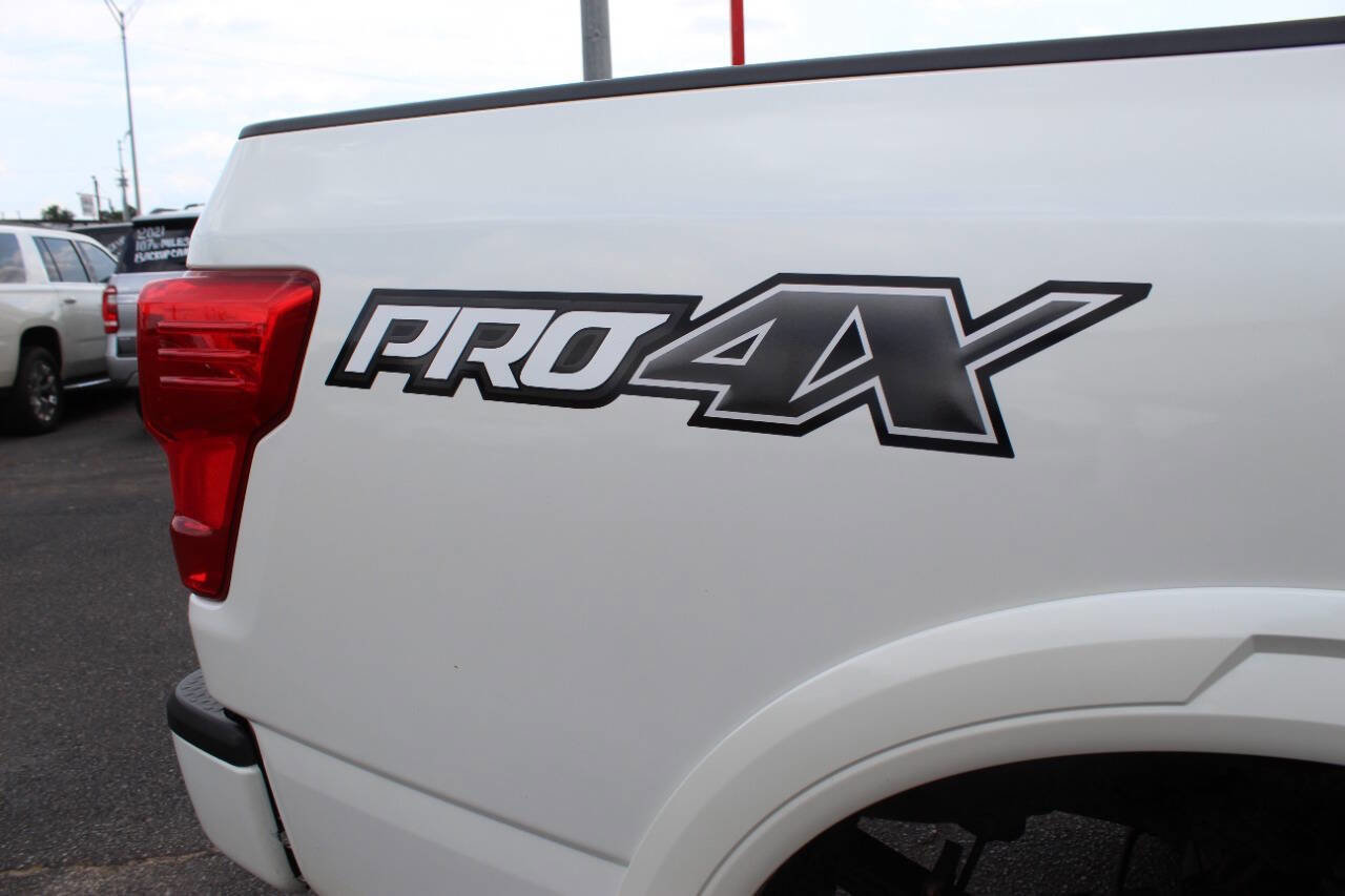 Used 2017 Nissan Titan PRO-4X image 8