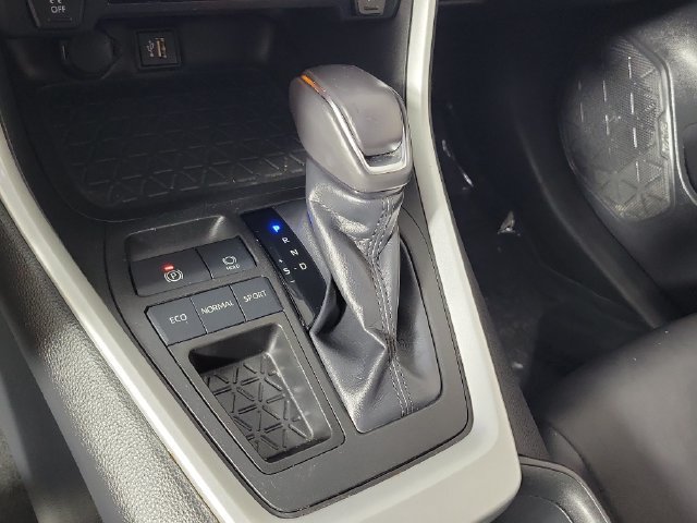 Used 2023 Toyota RAV4 XLE Premium FWD image 31
