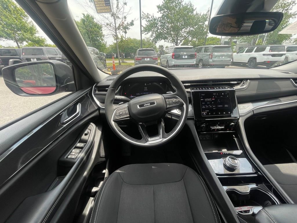 Used 2023 Jeep Grand Cherokee L Laredo w/ Luxury Tech Group I AWD/4WD image 21