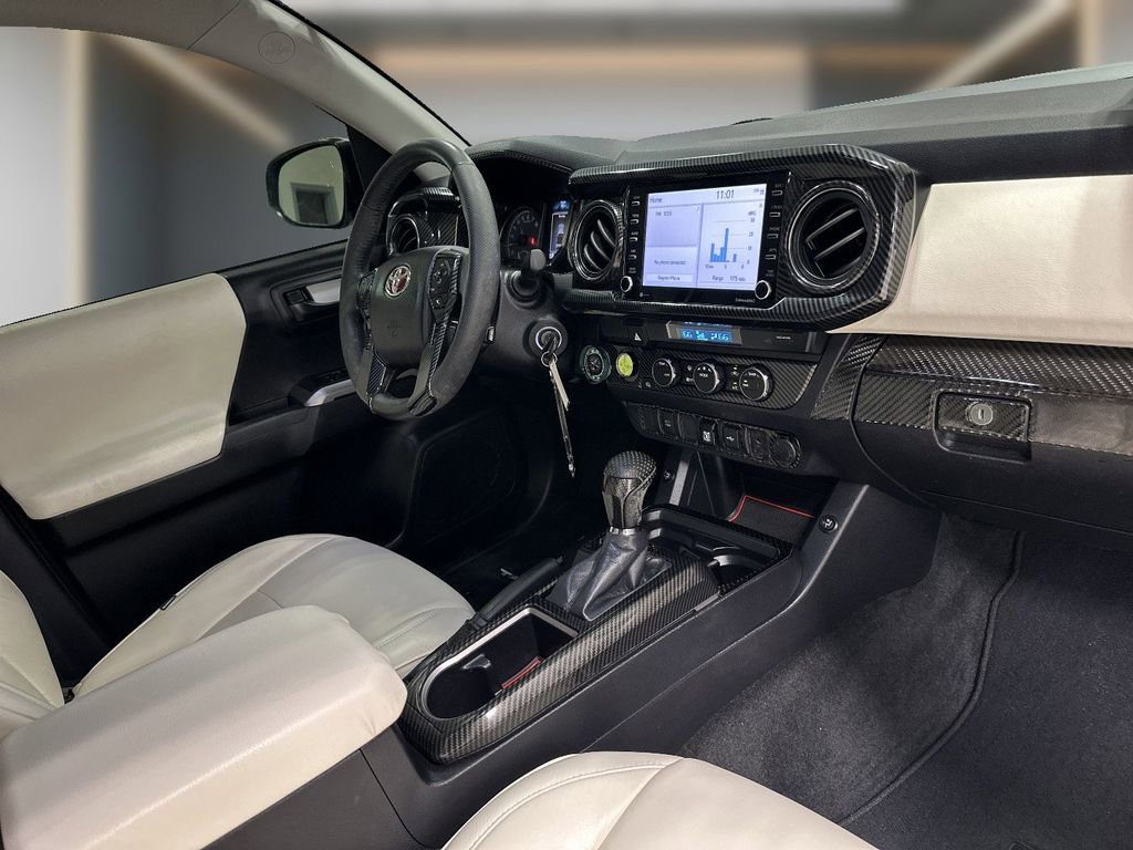 Used 2021 Toyota Tacoma SR5 RWD image 15
