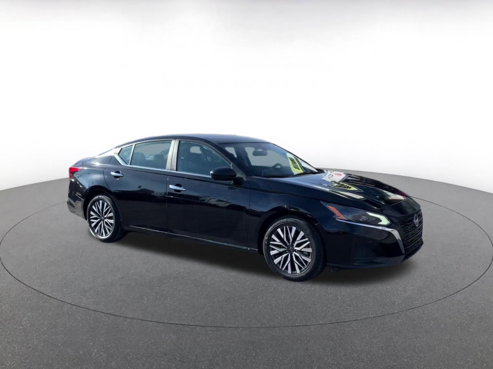 Used 2025 Nissan Altima 2.5 SV video 2