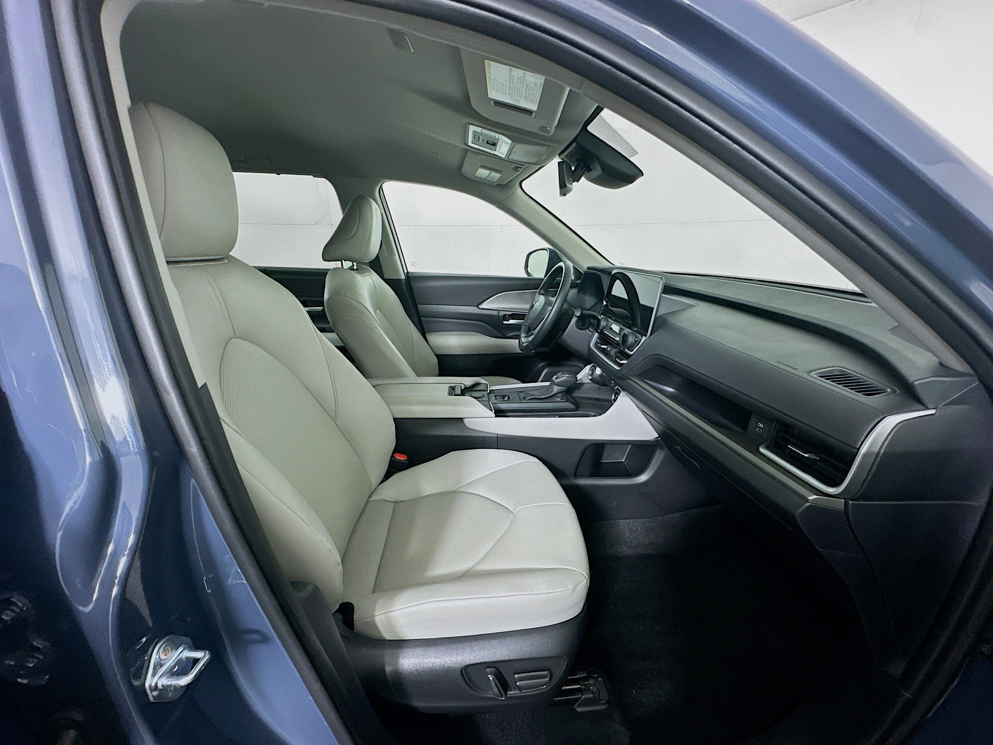 Used 2025 Toyota Grand Highlander FWD image 34