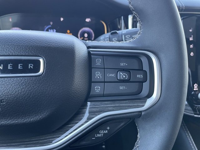 Used 2022 Jeep Wagoneer Series II w/ Premium Group I image 16