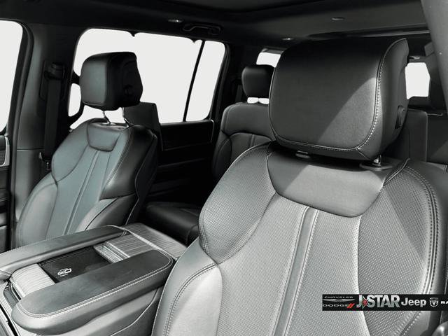 Used 2024 Jeep Wagoneer Series III w/ Premium Group I AWD/4WD image 14