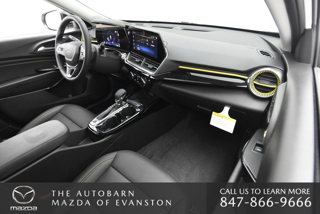 Used 2025 Chevrolet Trax ACTIV w/ Sunroof Package image 30