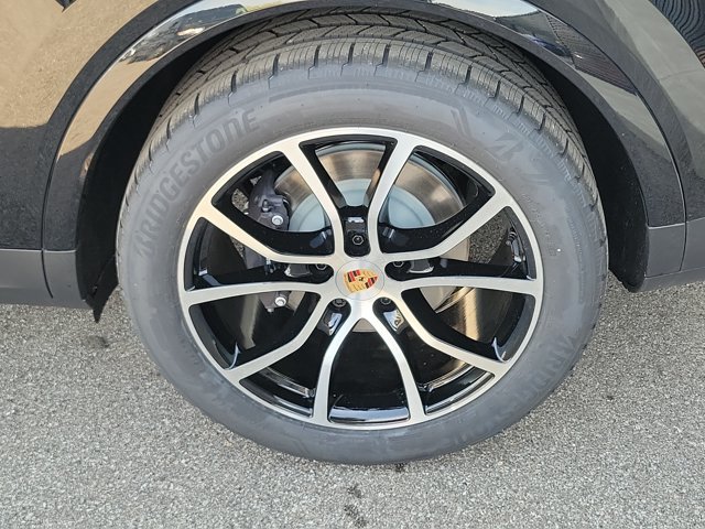 New 2026 Porsche Cayenne AWD/4WD image 14