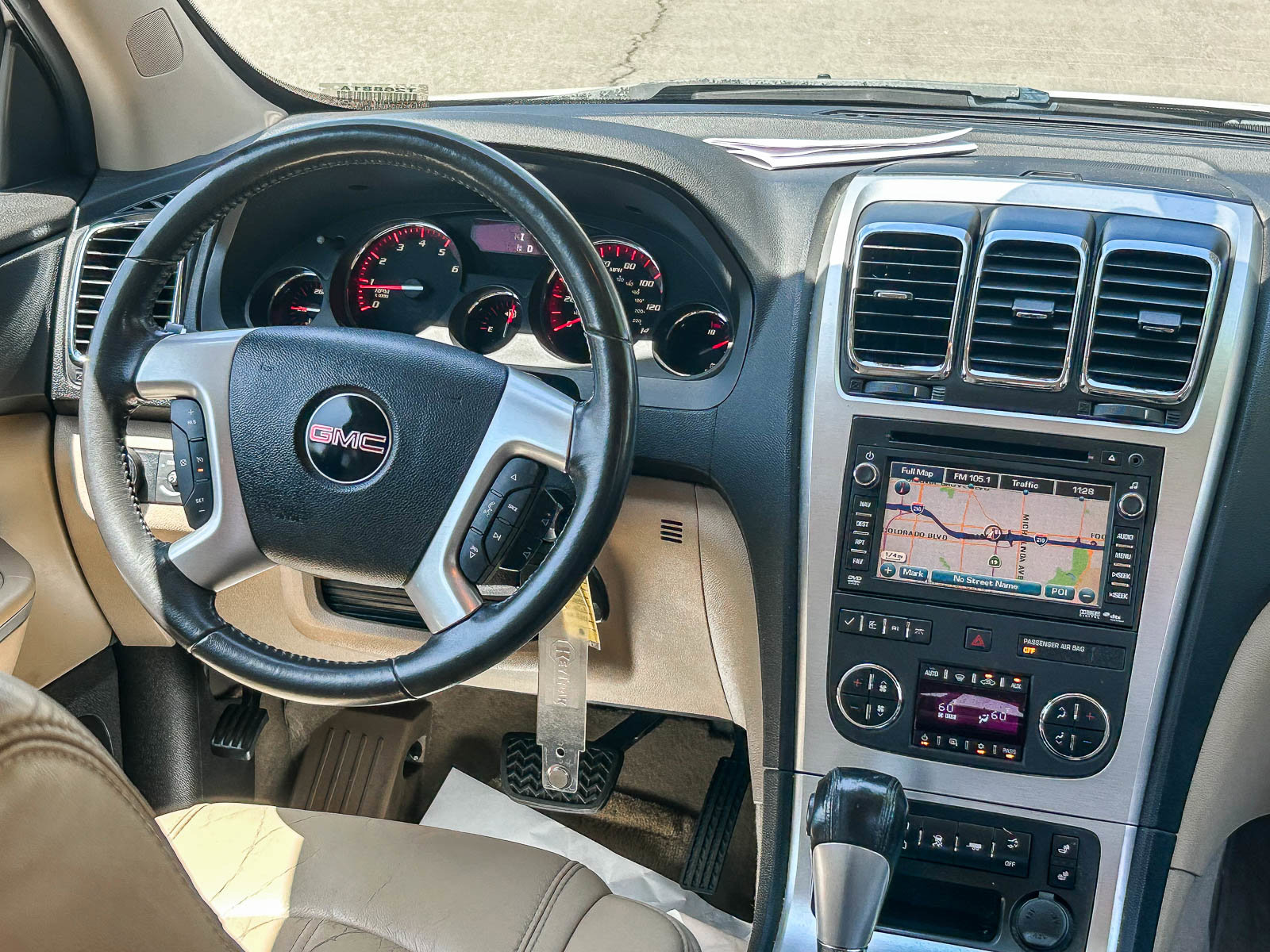 Used 2011 GMC Acadia SLT FWD image 12