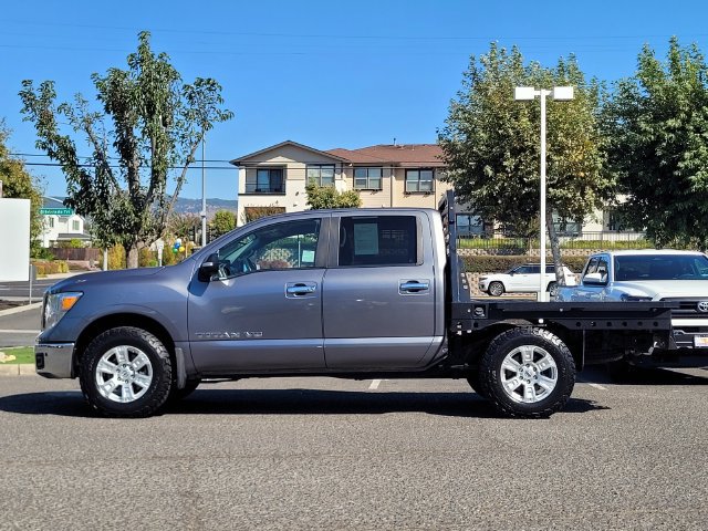 Used 2018 Nissan Titan SV w/ SV Convenience Package AWD/4WD image 9