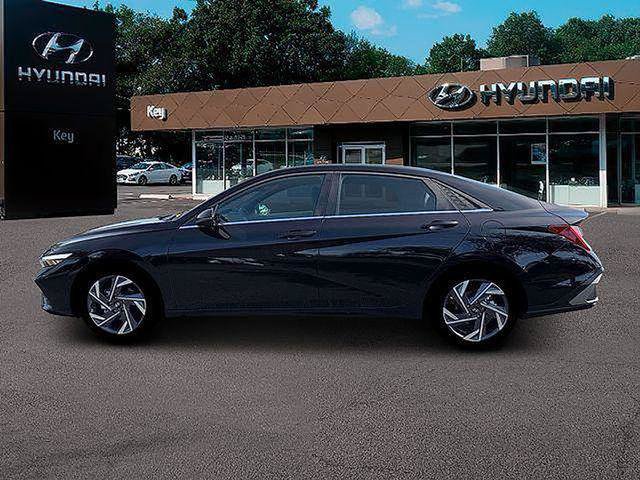 New 2026 Hyundai Elantra Limited FWD image 5