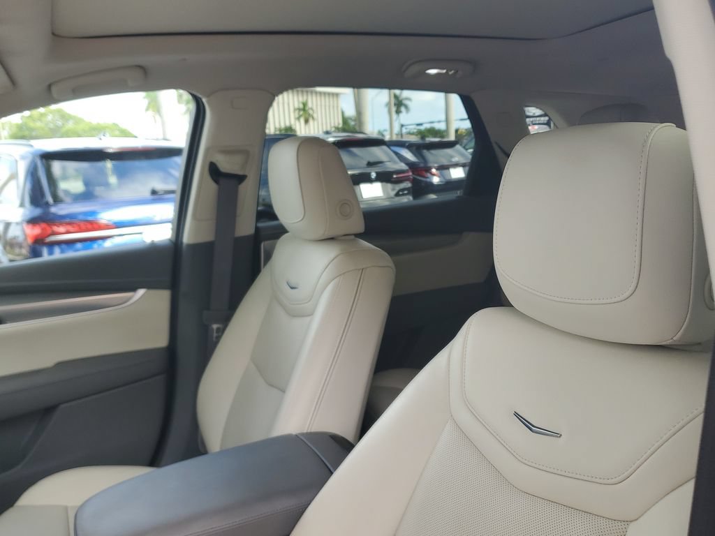 Certified 2023 Cadillac XT5 Premium Luxury w/ Technology Package FWD image 21