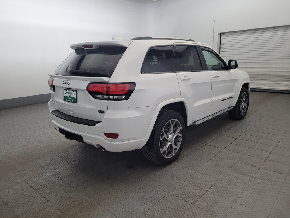 Used 2019 Jeep Grand Cherokee Overland AWD/4WD image 9
