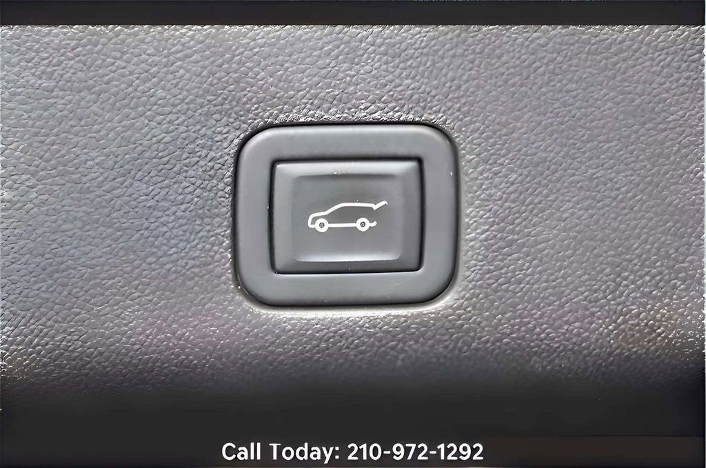 Used 2024 Chevrolet Tahoe High Country w/ Advanced Technology Package image 29